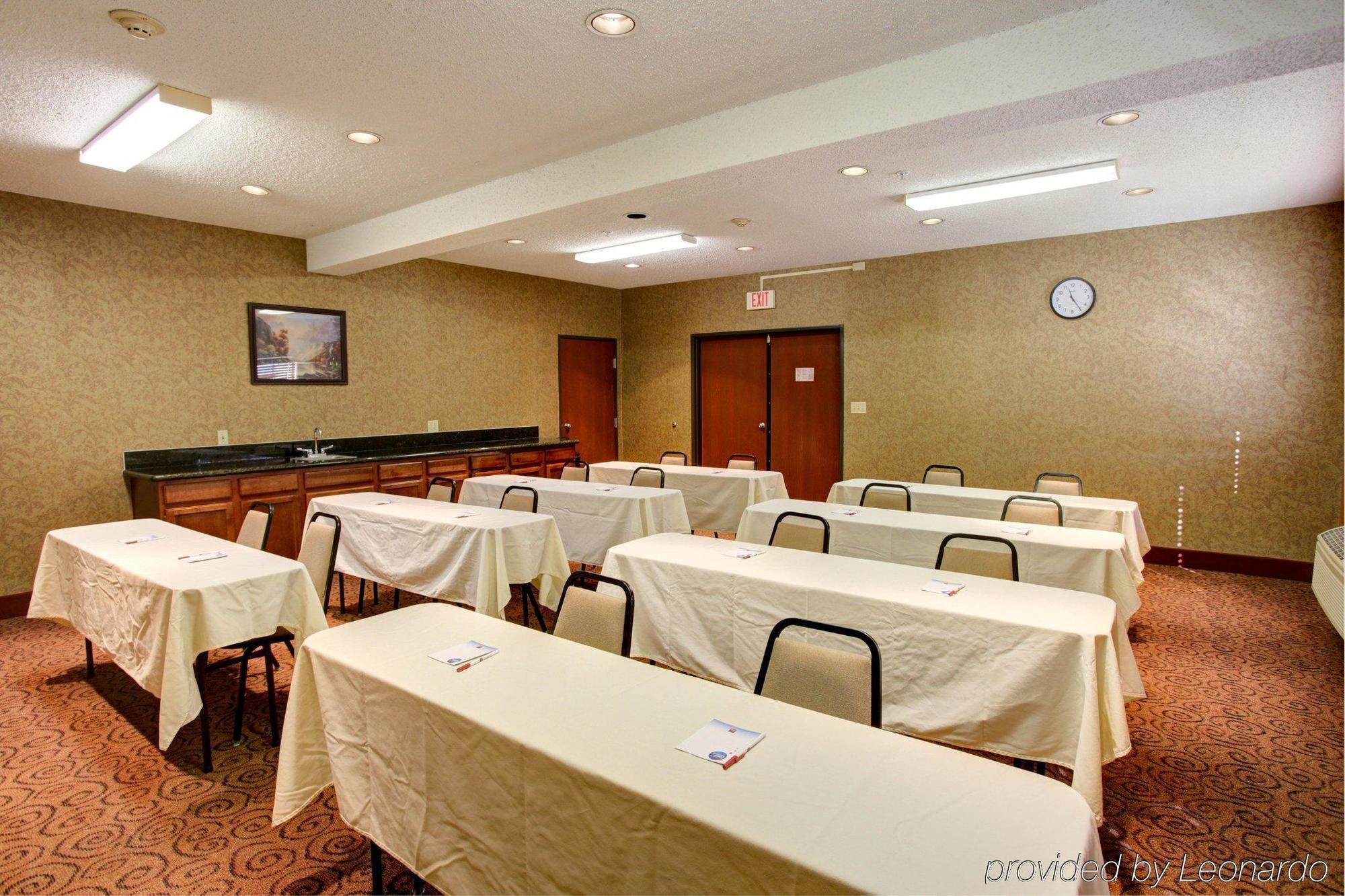 Spark By Hilton Hotel 3*